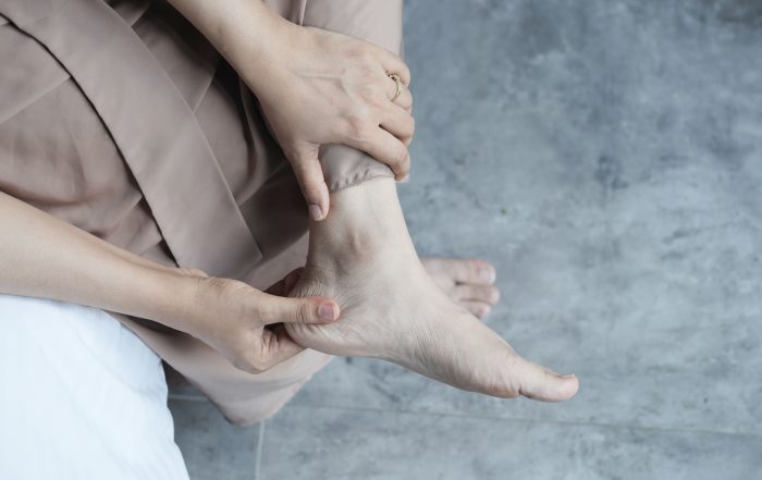 Efectividad comparativa de la acupuntura frente a las modalidades no quirúrgicas para el tratamiento de la fascitis plantar: un metaanálisis en red.